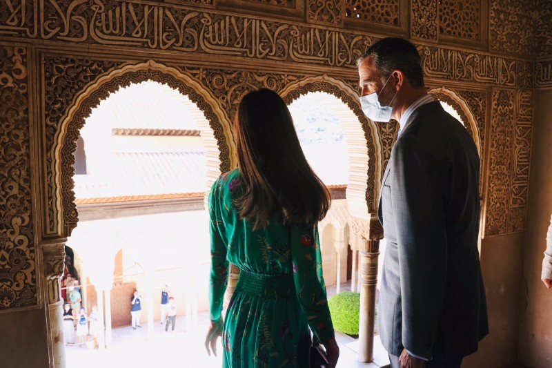 <span style='color:#780948'>ARCHIVED</span> - Spanish Royals open new exhibition at the Alhambra in Granada