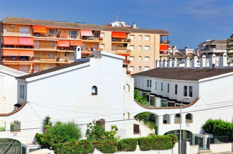 <span style='color:#780948'>ARCHIVED</span> - Spanish property market continues to emerge from the Covid crisis as sales soar