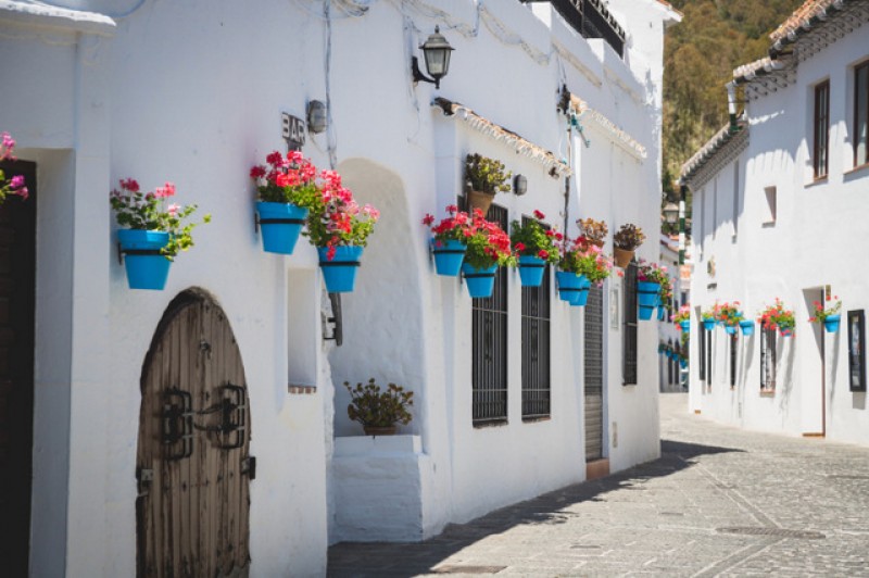 <span style='color:#780948'>ARCHIVED</span> - Property prices in Andalusia, Spain are up 9 per cent since last July