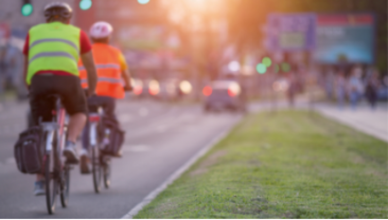 New fine for drivers overtaking cyclists in Spain