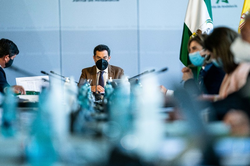 <span style='color:#780948'>ARCHIVED</span> - Andalusian president supports removing masks indoors: Covid update March 9