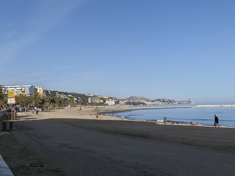 <span style='color:#780948'>ARCHIVED</span> - Irishman kicked to death on popular tourist beach in Malaga, Spain