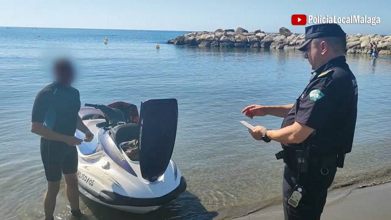 <span style='color:#780948'>ARCHIVED</span> - Malaga police launch portable radars to control jet ski and boat speeds