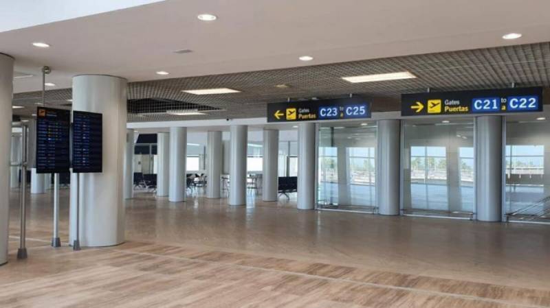 <span style='color:#780948'>ARCHIVED</span> - Seville airport opens new No Schengen departures area