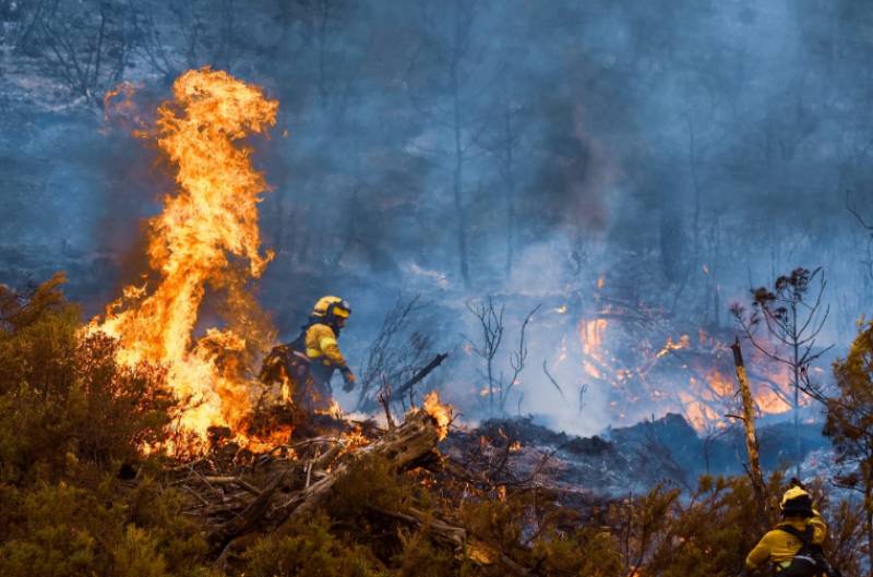 <span style='color:#780948'>ARCHIVED</span> - WATCH: Granada wildfire burns through 5,000 hectares with little rain on the horizon