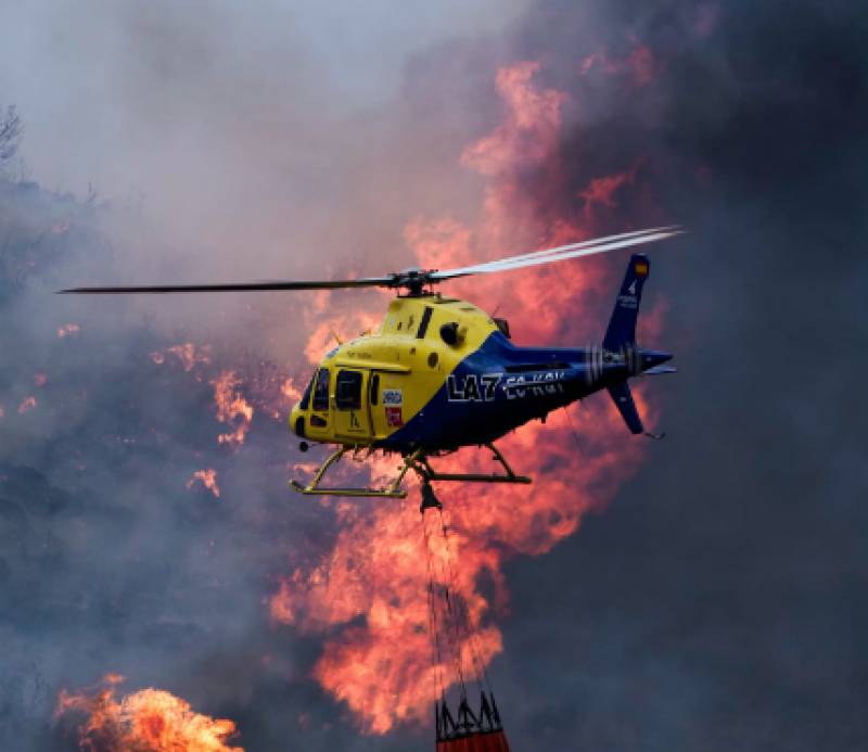 <span style='color:#780948'>ARCHIVED</span> - WATCH: Granada wildfire burns through 5,000 hectares with little rain on the horizon