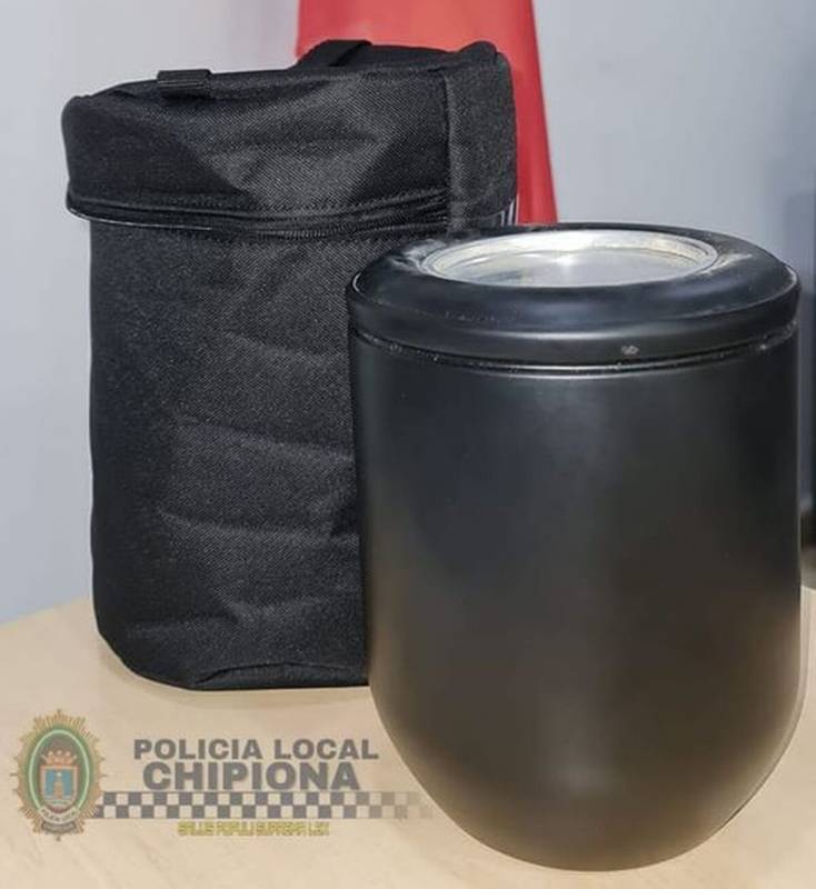 <span style='color:#780948'>ARCHIVED</span> - Urn containing ashes found on the Playa de Regla in Chipiona, Cadiz
