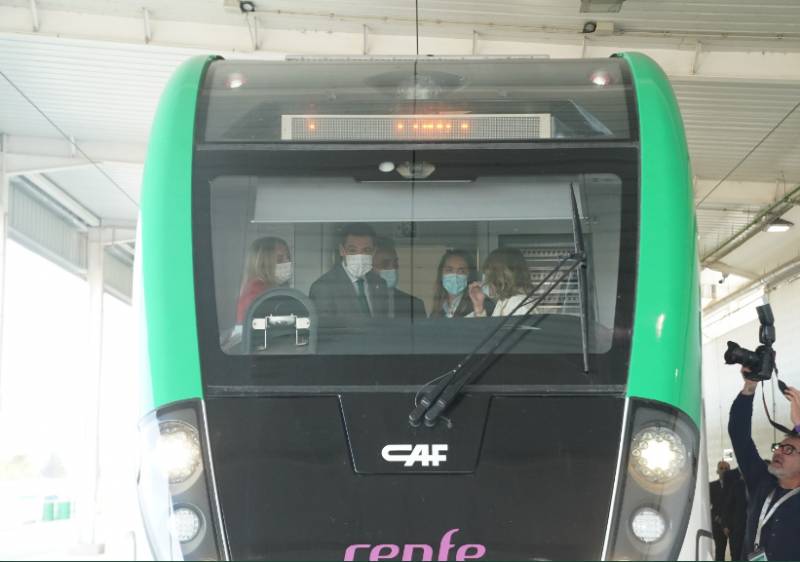 <span style='color:#780948'>ARCHIVED</span> - Cadiz tram finally opens after 16 years of delays