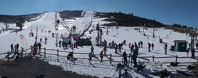<span style='color:#780948'>ARCHIVED</span> - Which ski resorts are open in Spain for a skiing holiday this Christmas? Top Spanish ski slopes you have to visit