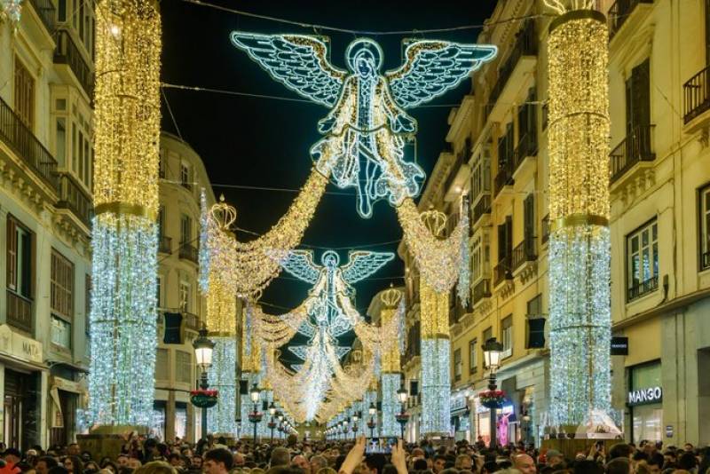 <span style='color:#780948'>ARCHIVED</span> - Spanish Embassy UK makes a Christmas gaffe over Malaga festive lights