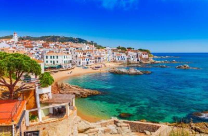 Spain or Portugal: where is the best place to buy a home?