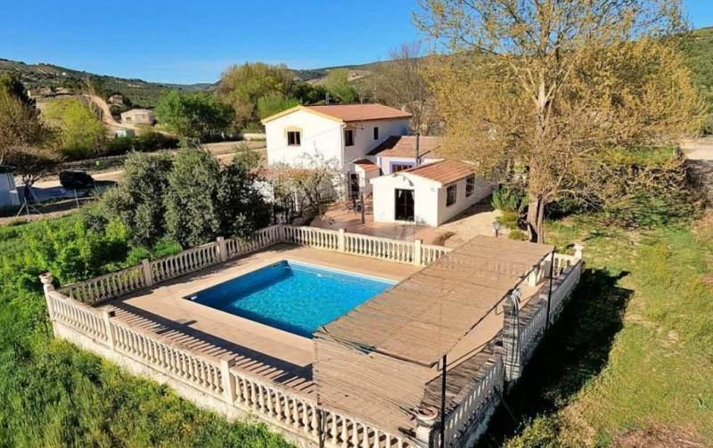 3 country homes for sale in Granada where you can recharge your batteries