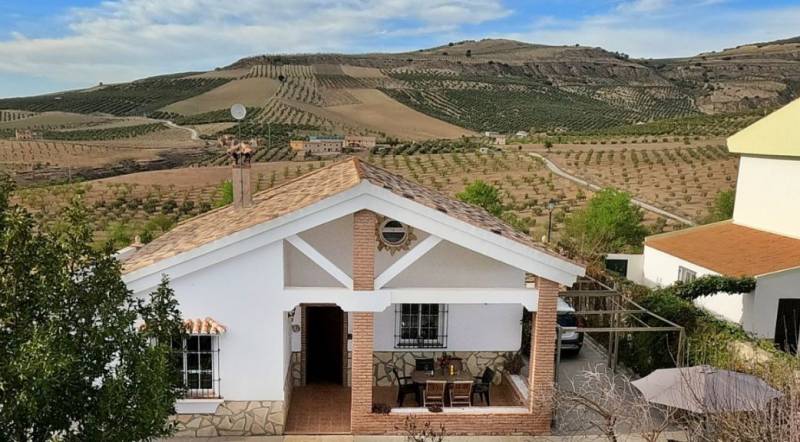 3 country homes for sale in Granada where you can recharge your batteries