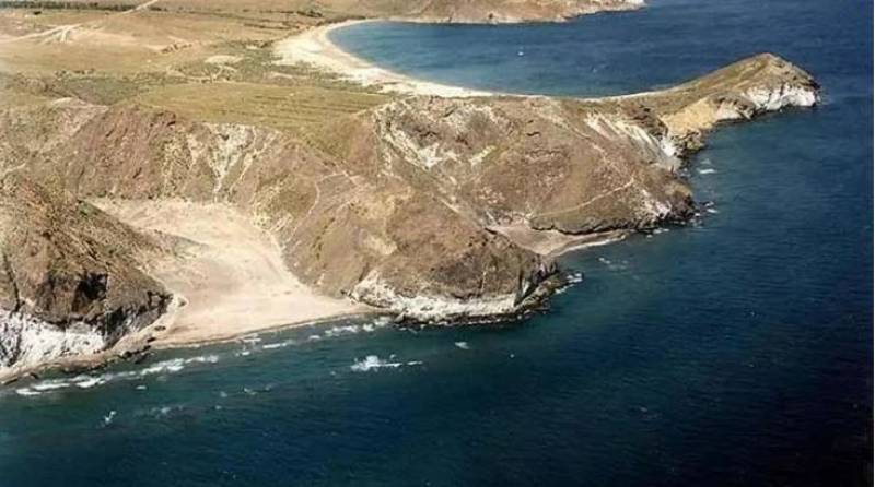 Foreign tourist swept out to sea in Almeria