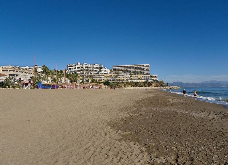 Irishman drowns in front of son during Costa del Sol blackout