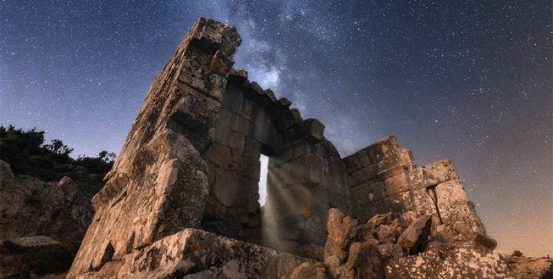 June 28 An evening of wine and snacks under the stars in the Caravaca village of La Encarnación