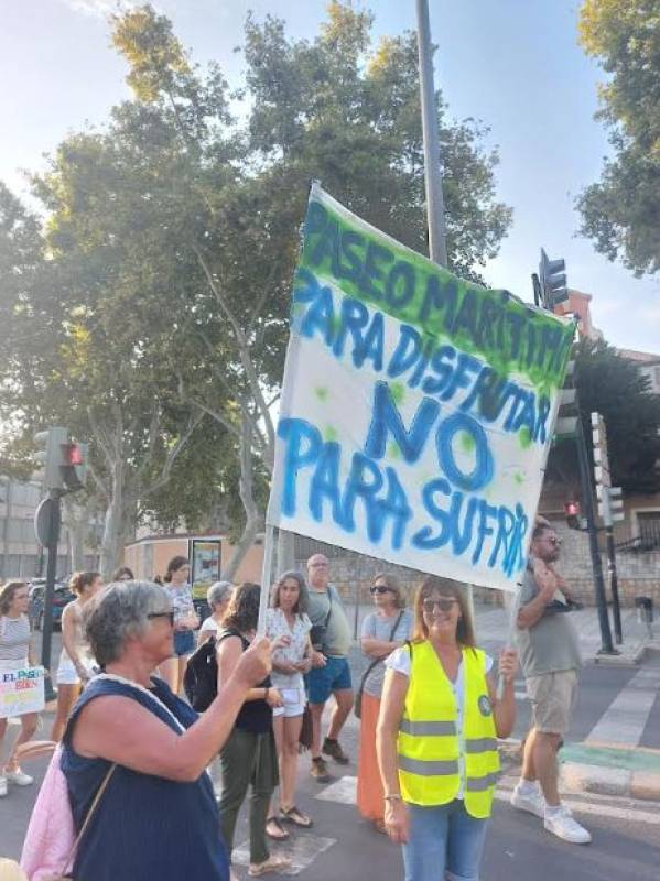 Hundreds march in Cartagena to demand more public investment in Los Nietos