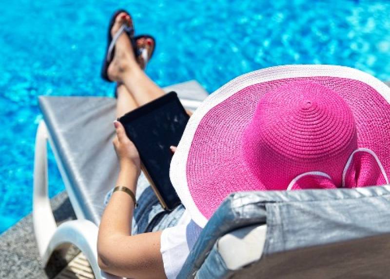 Can your community charge you for bringing guests to the pool?