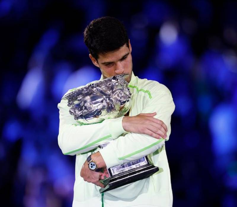 Carlos Alcaraz defeats Novak Djokovic to win Australian Open final