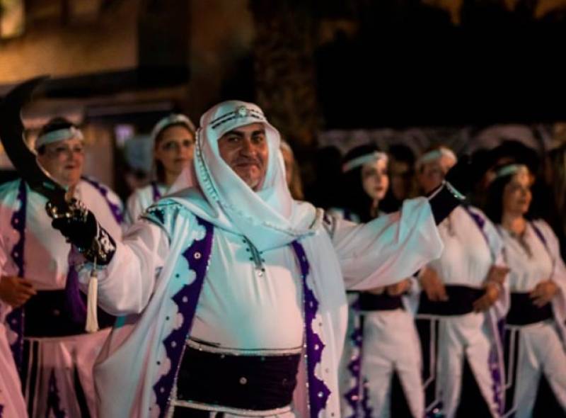 Book your springtime break at La Encarnación tourist apartments on the seafront in Los Alcázares