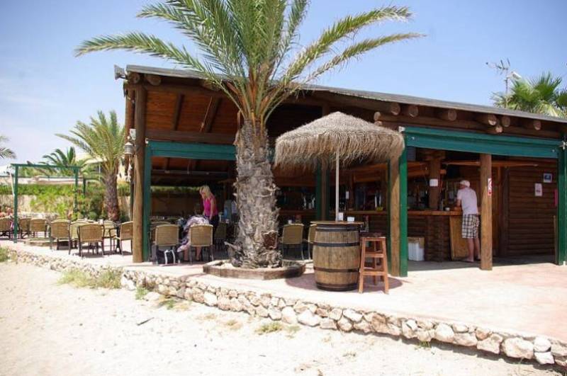 Cartagena beach bars ready to welcome Easter crowds after last year's paperwork nightmare