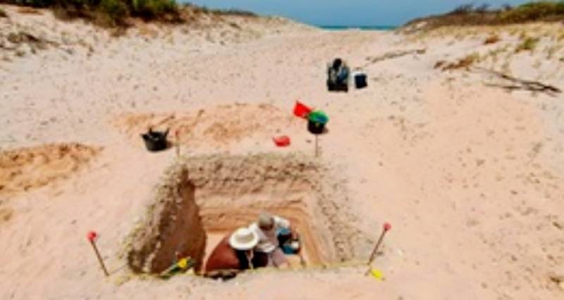 Roman cargo ship may have been found off the coast of a Cádiz beach